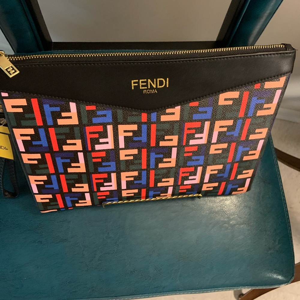 Fendi Fan-De perfume limited edition gift…Clutch Bag❣️